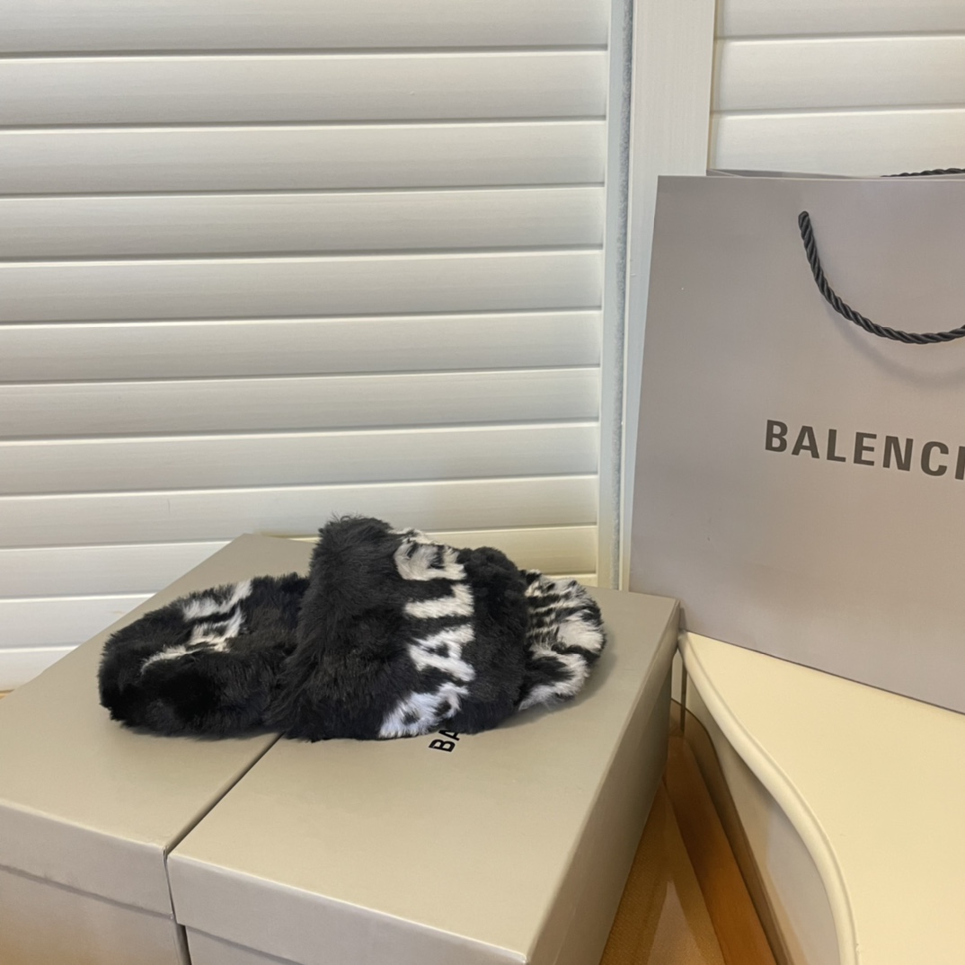 Plush slippers  women shoes size:EU35-EU41