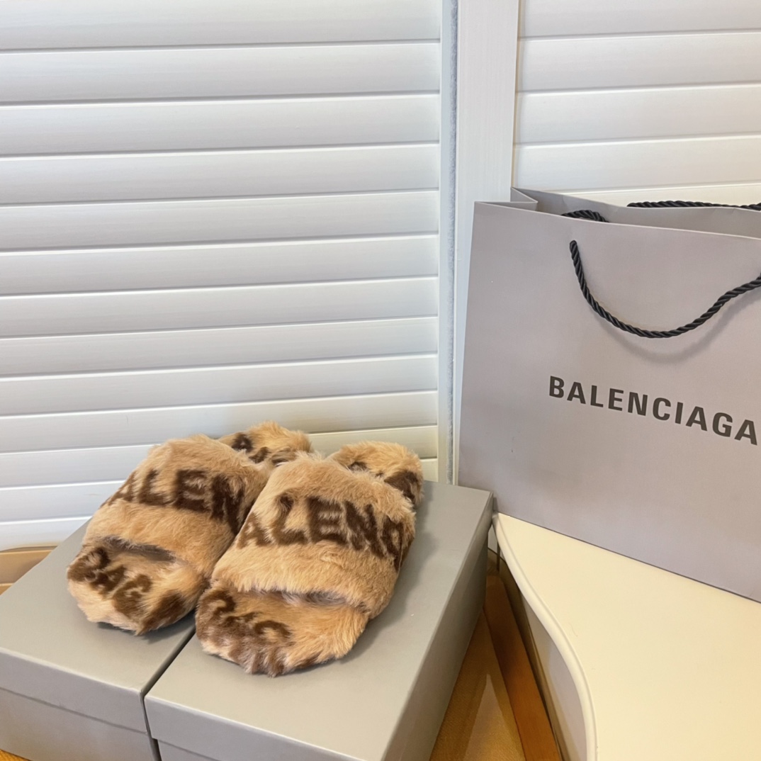 Plush slippers   women shoes size:EU35-EU41