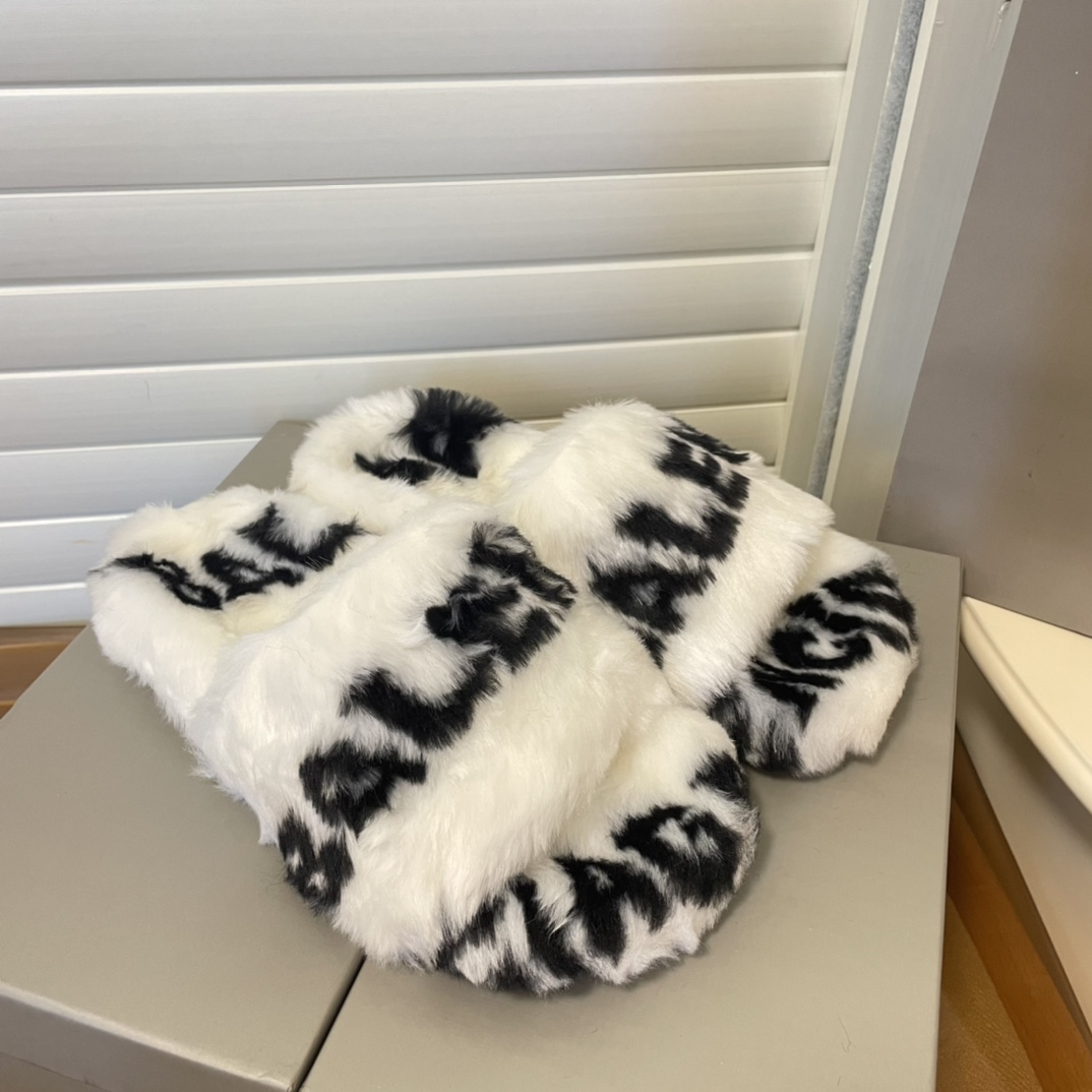 Plush slippers  women shoes size:EU35-EU41