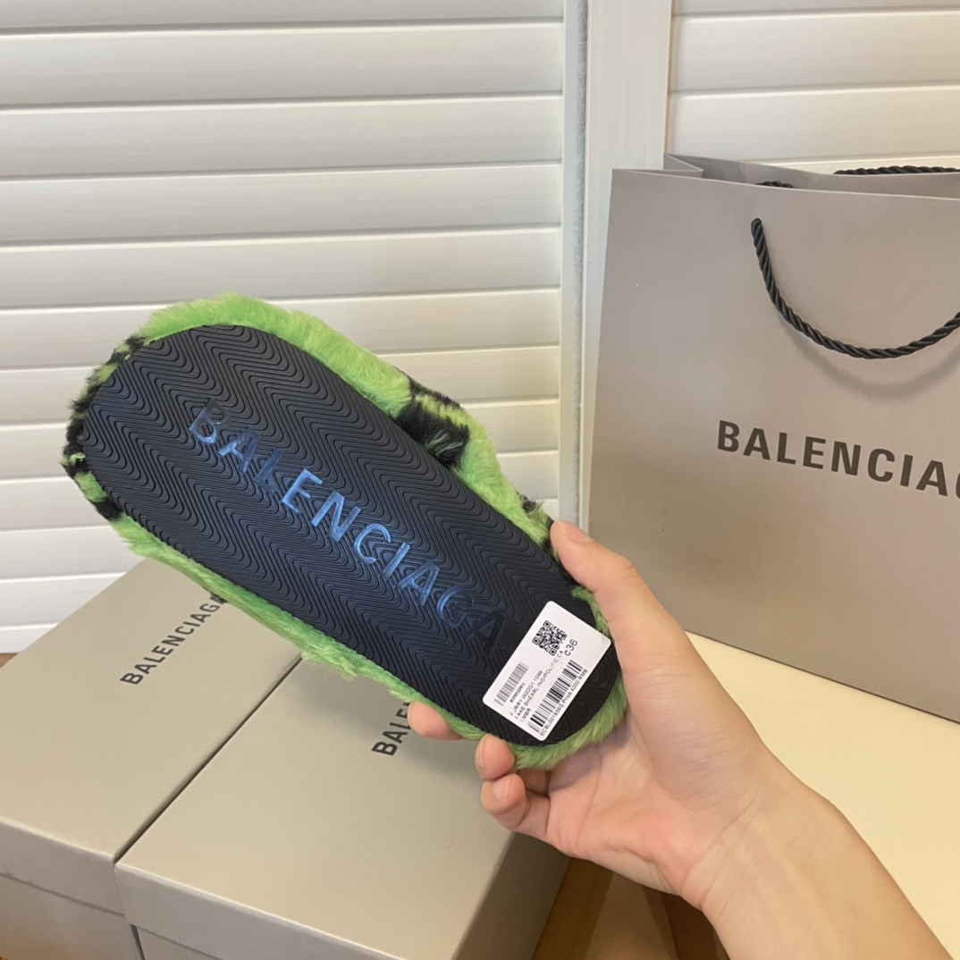 Plush slippers   women shoes size:EU35-EU41