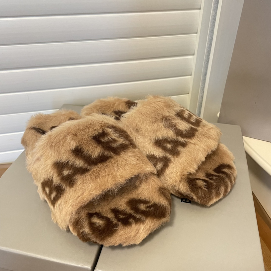 Plush slippers   women shoes size:EU35-EU41