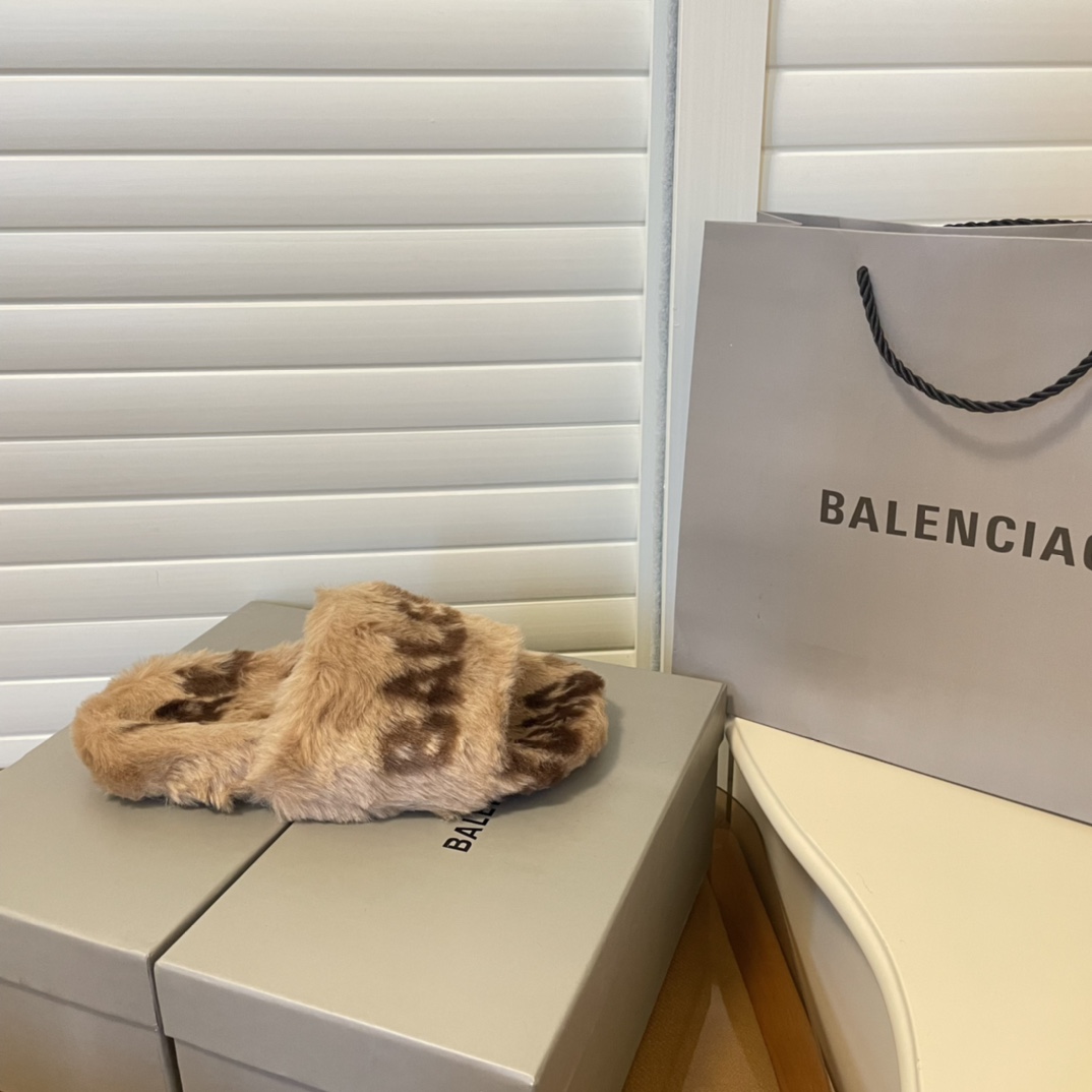 Plush slippers   women shoes size:EU35-EU41