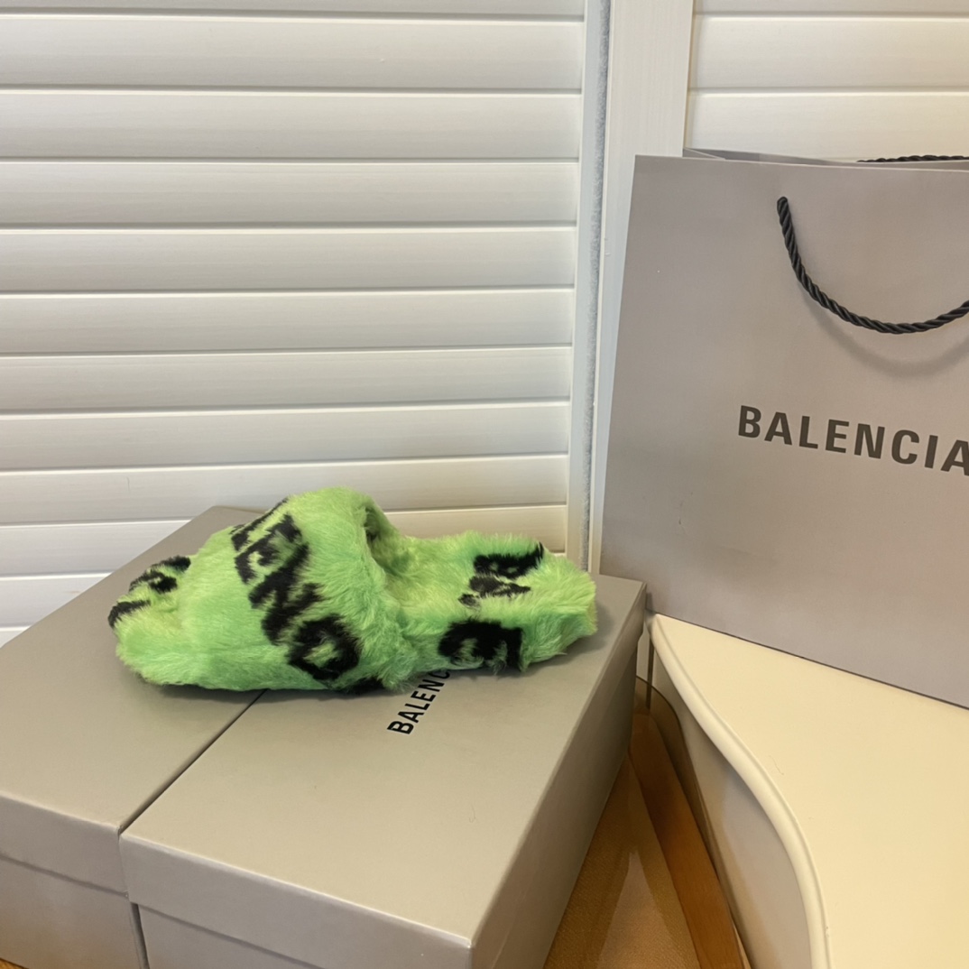 Plush slippers   women shoes size:EU35-EU41