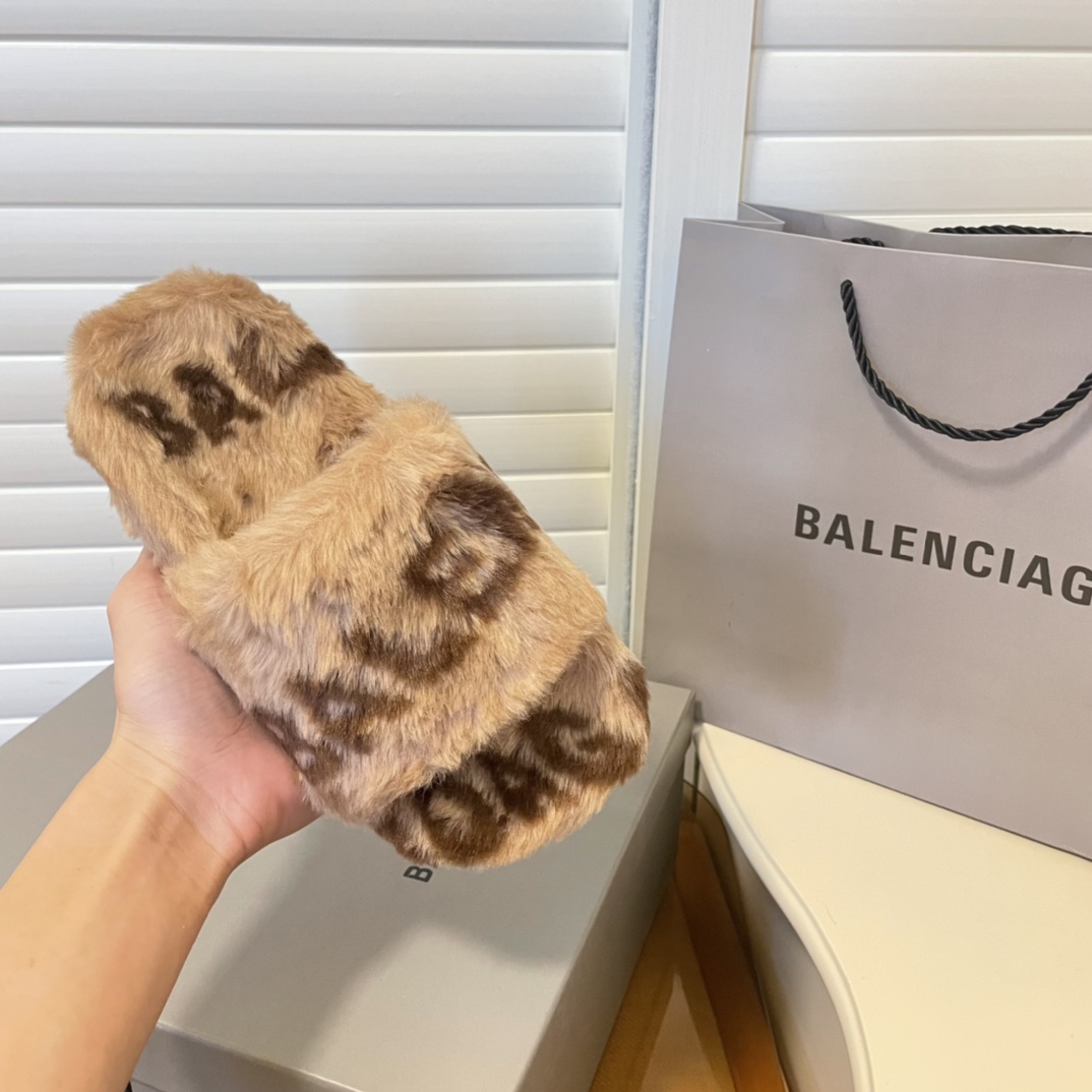 Plush slippers   women shoes size:EU35-EU41