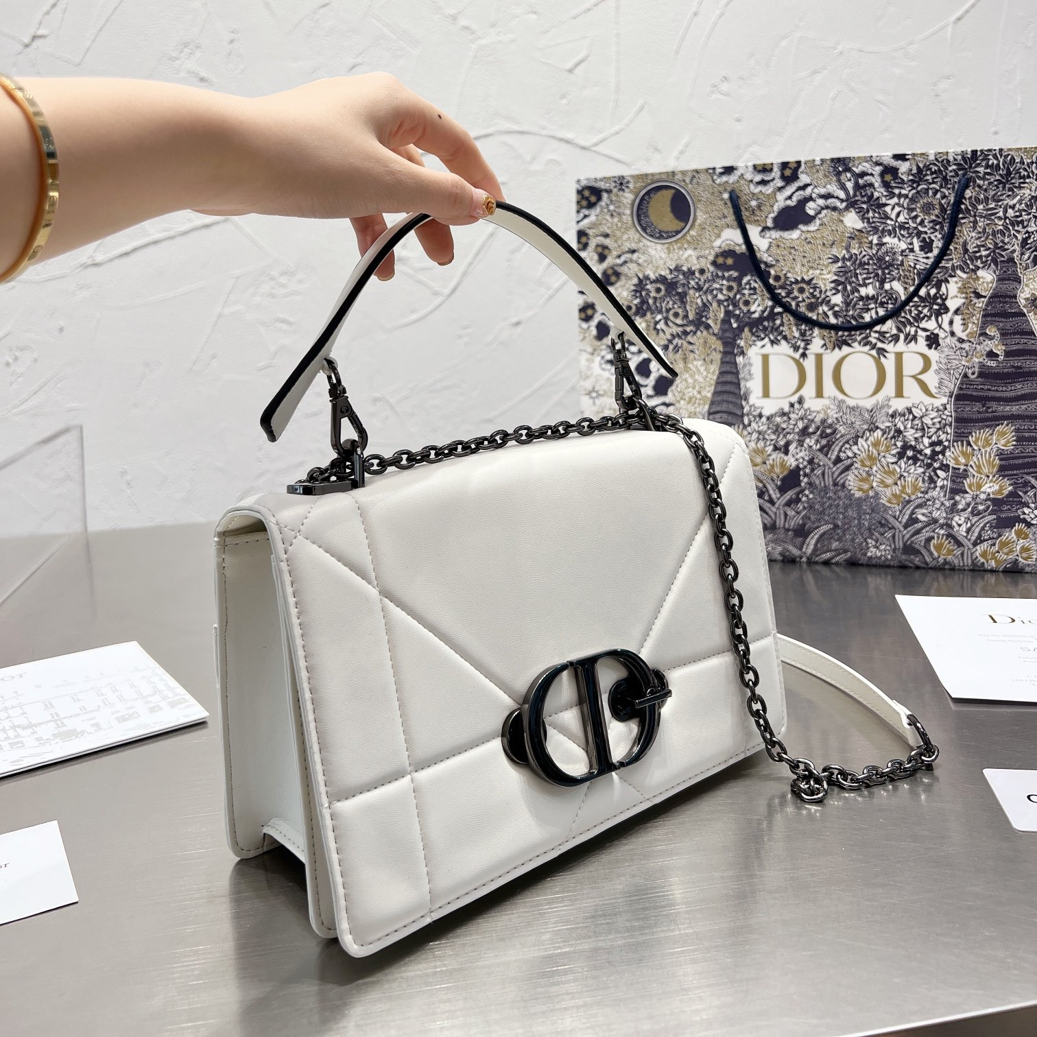 New bag 30 MONTAIGNE    Size:25cm