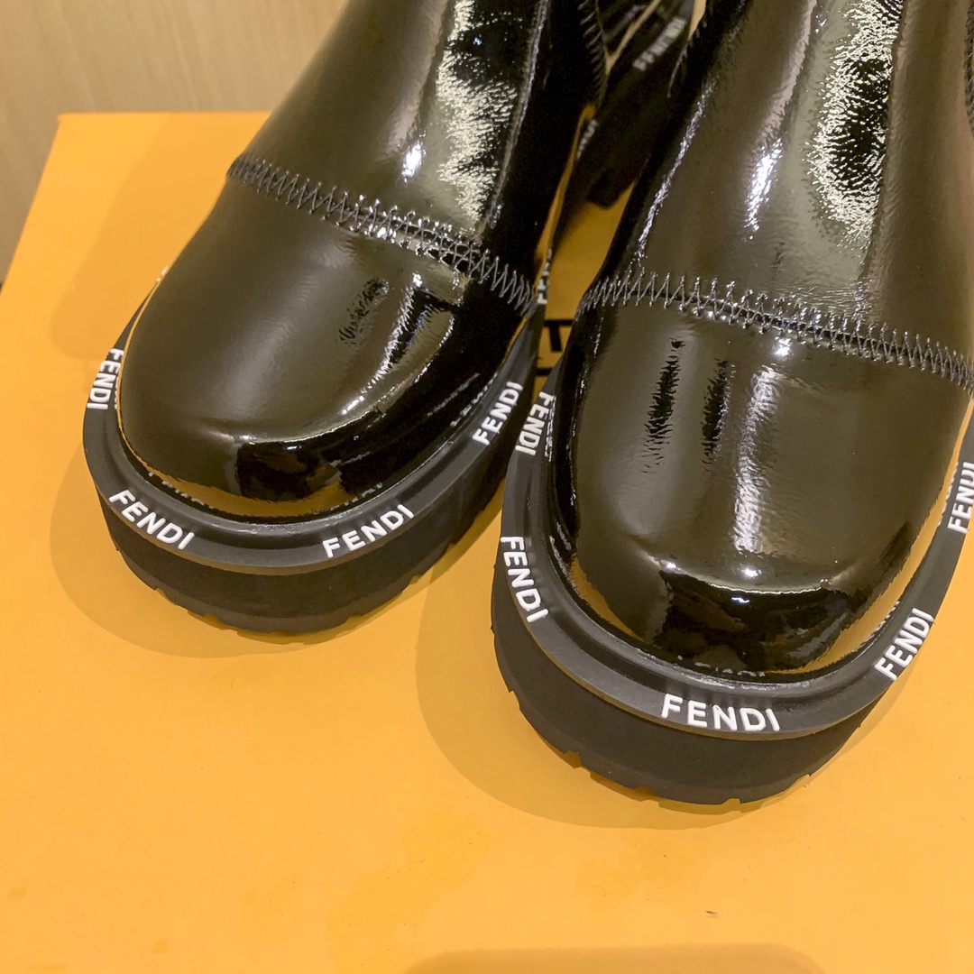 women letters boots  2022 new fashion shoes