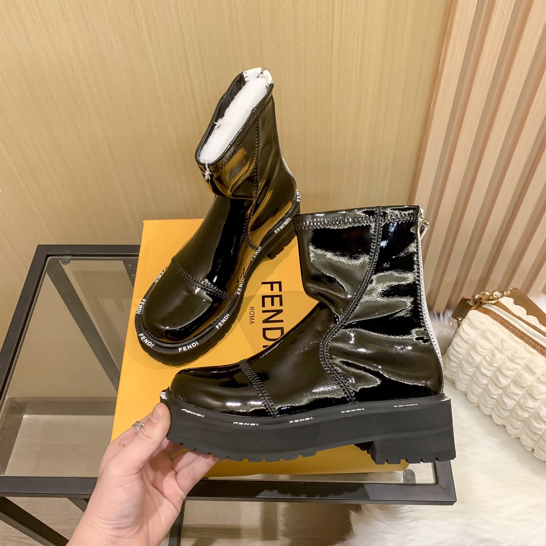 women letters boots  2022 new fashion shoes