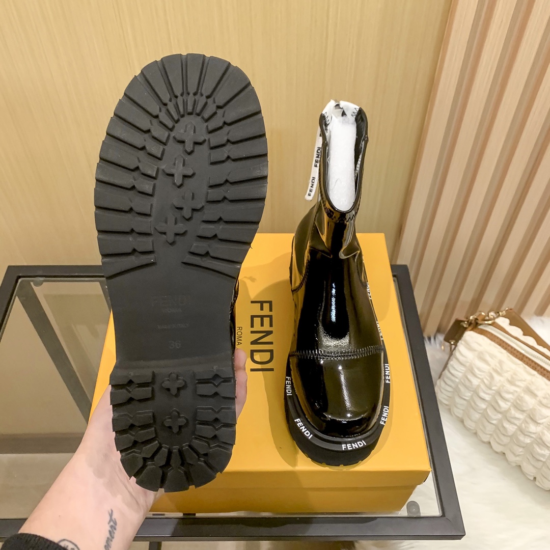 women letters boots  2022 new fashion shoes