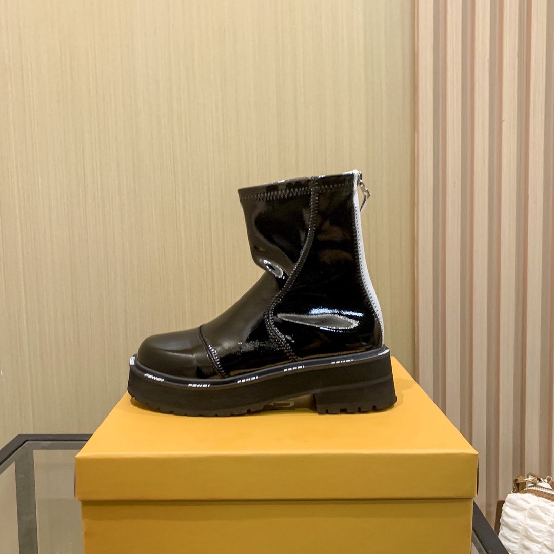 women letters boots  2022 new fashion shoes