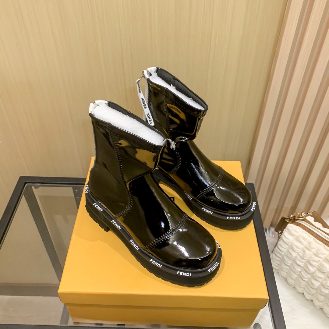 women letters boots  2022 new fashion shoes