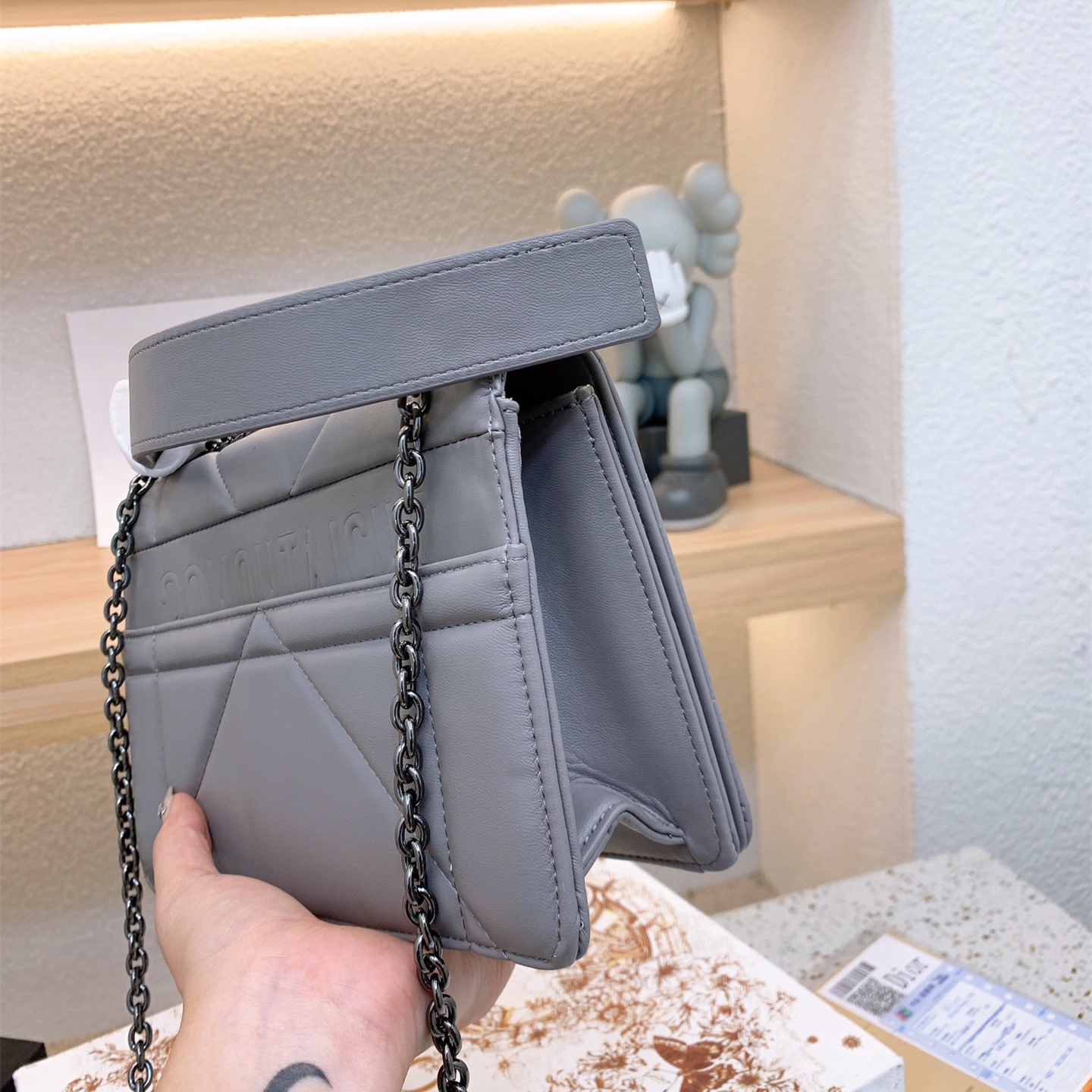 New bag 30 MONTAIGNE    Size:25*14cm