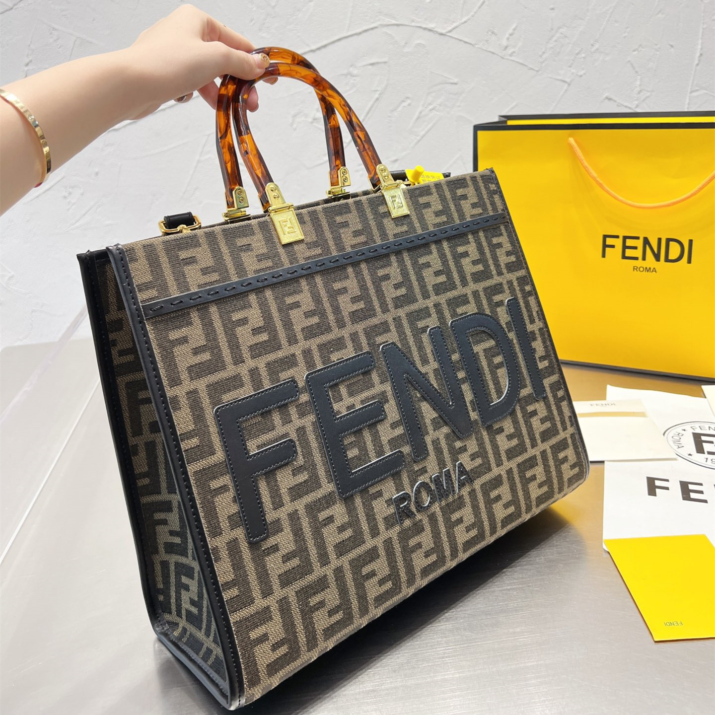 Sunshine ShoPPer  Tote Bag Size:35*30cm