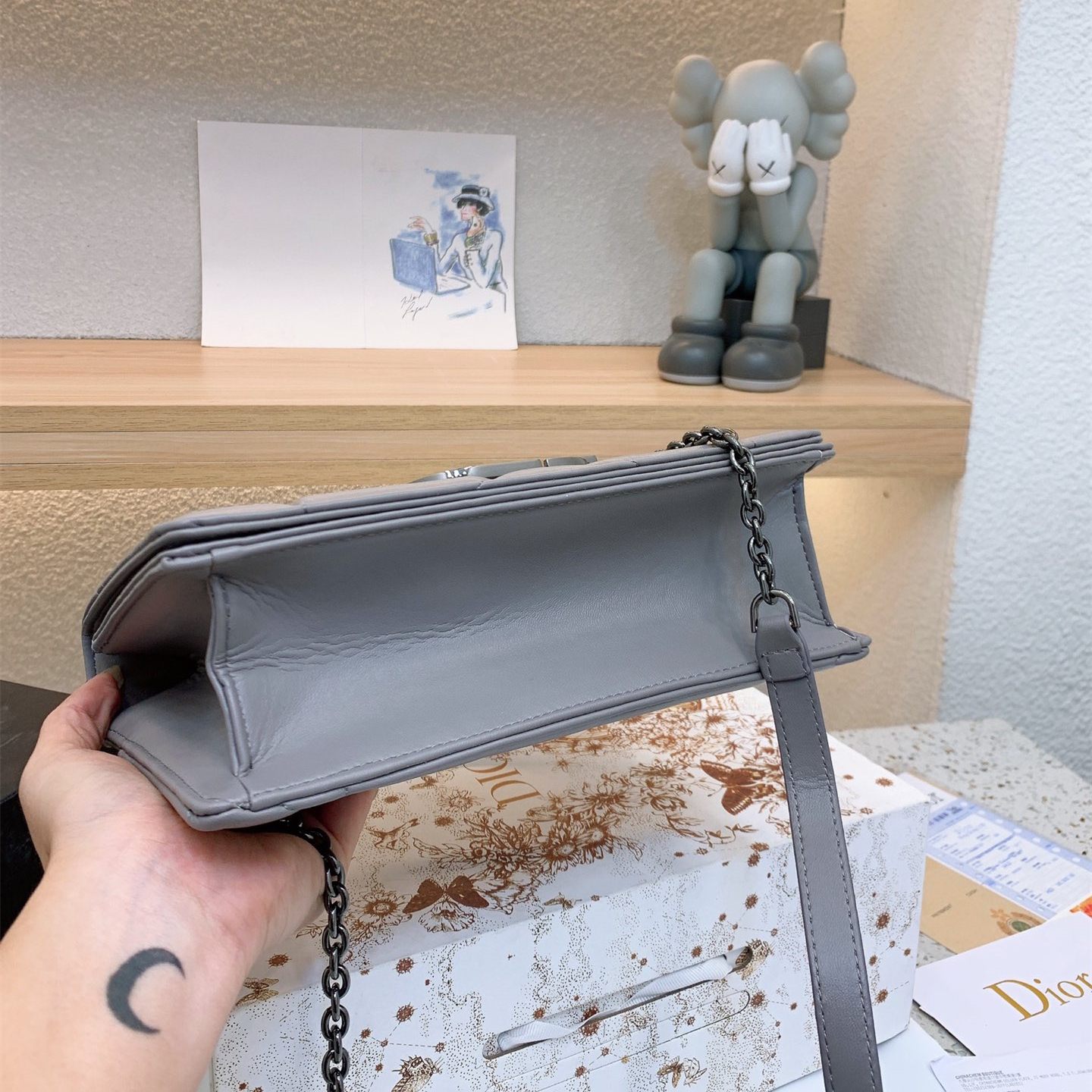 New bag 30 MONTAIGNE    Size:25*14cm