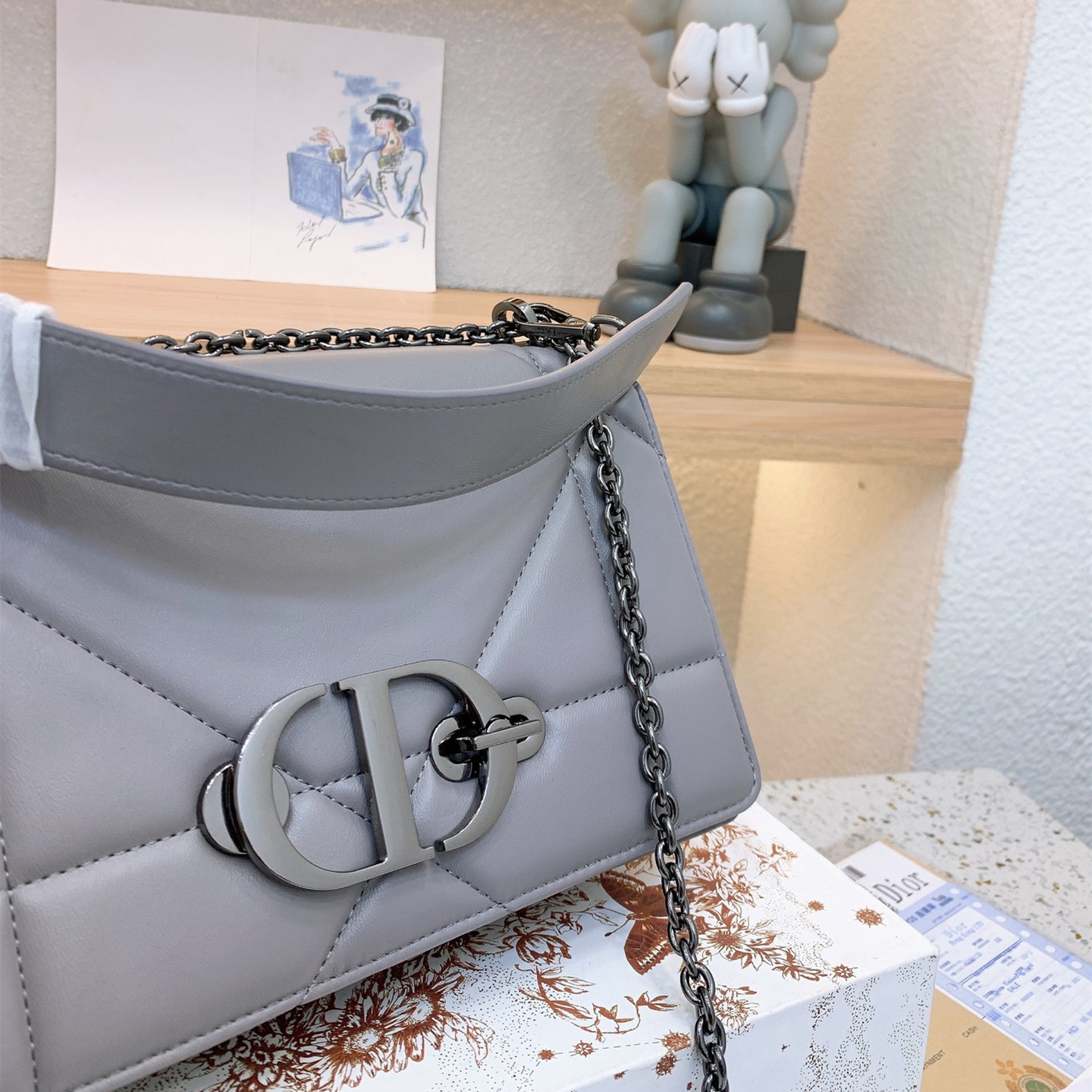 New bag 30 MONTAIGNE    Size:25*14cm