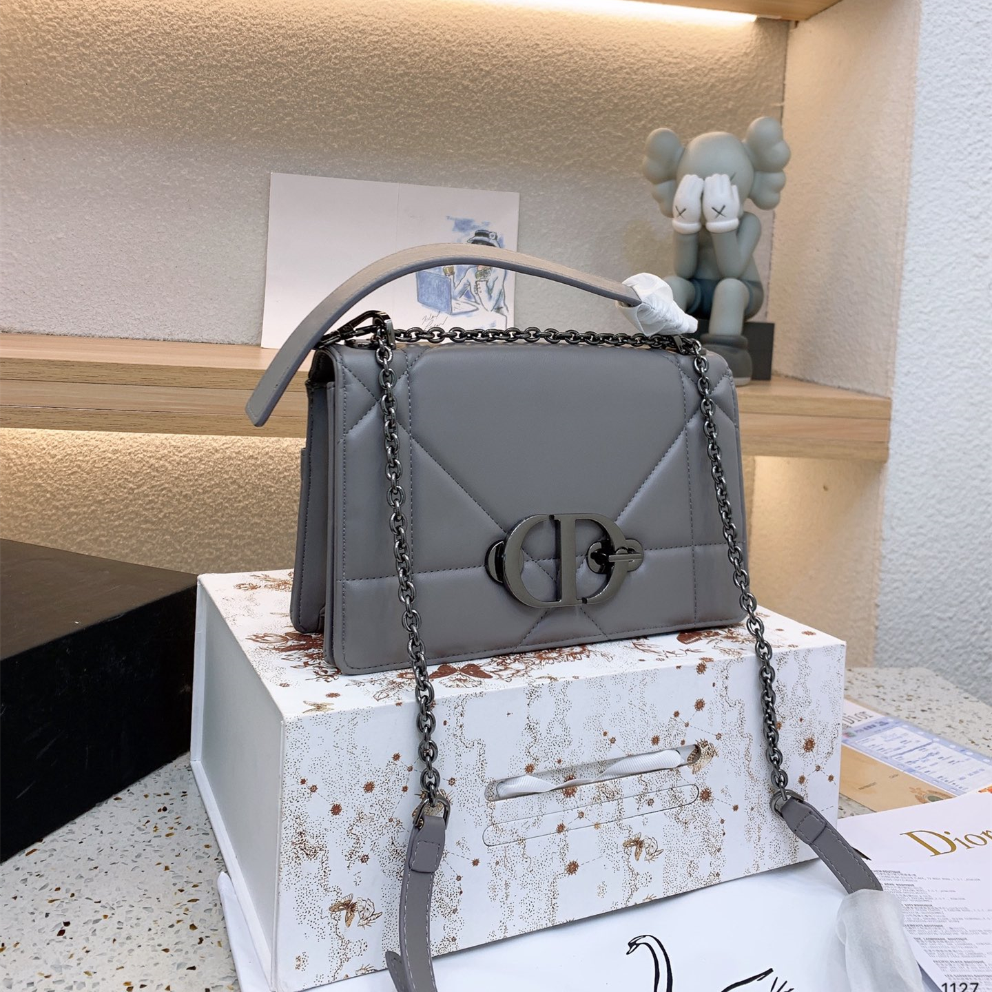 New bag 30 MONTAIGNE    Size:25*14cm