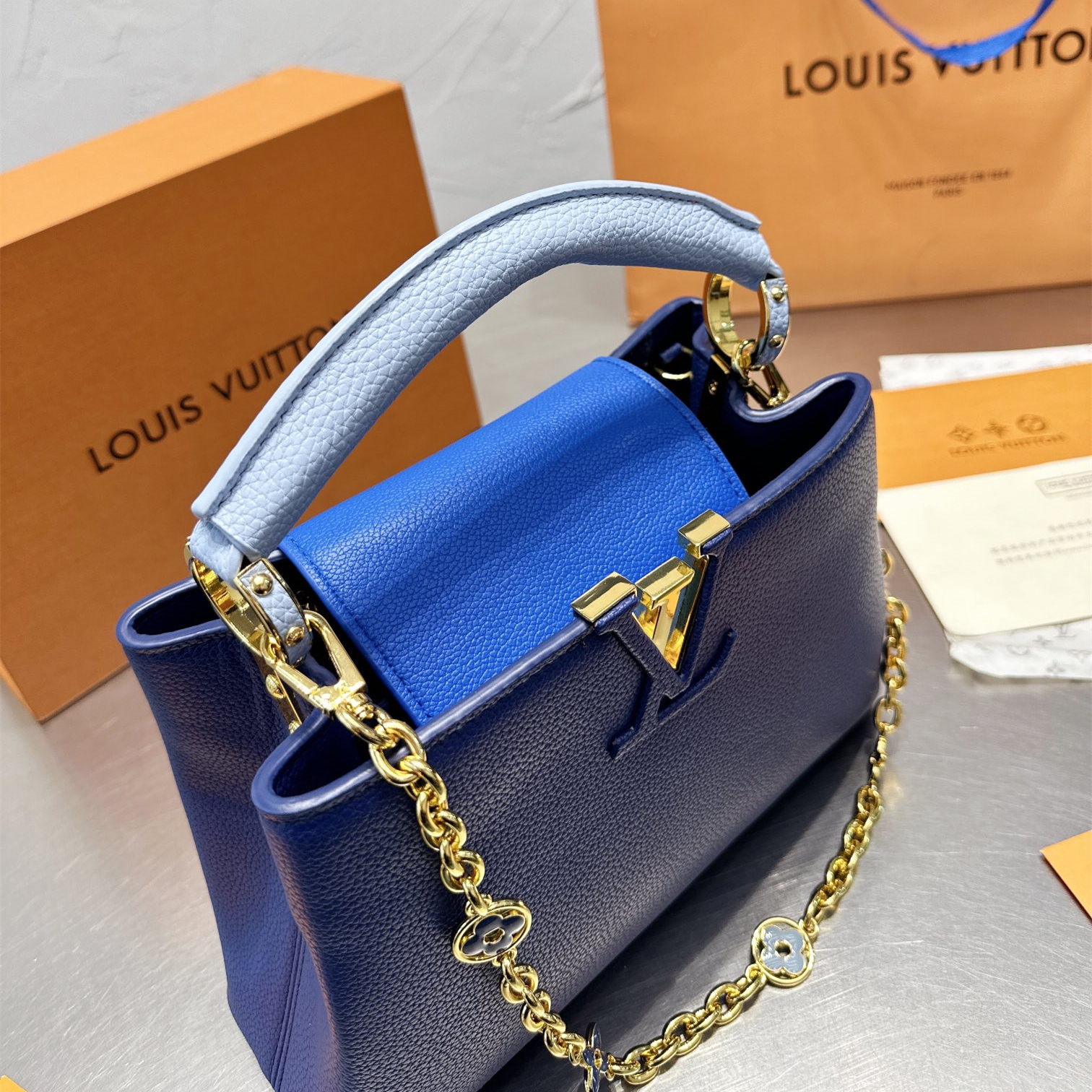 Mini Capucines bb bag Size 27*18cm