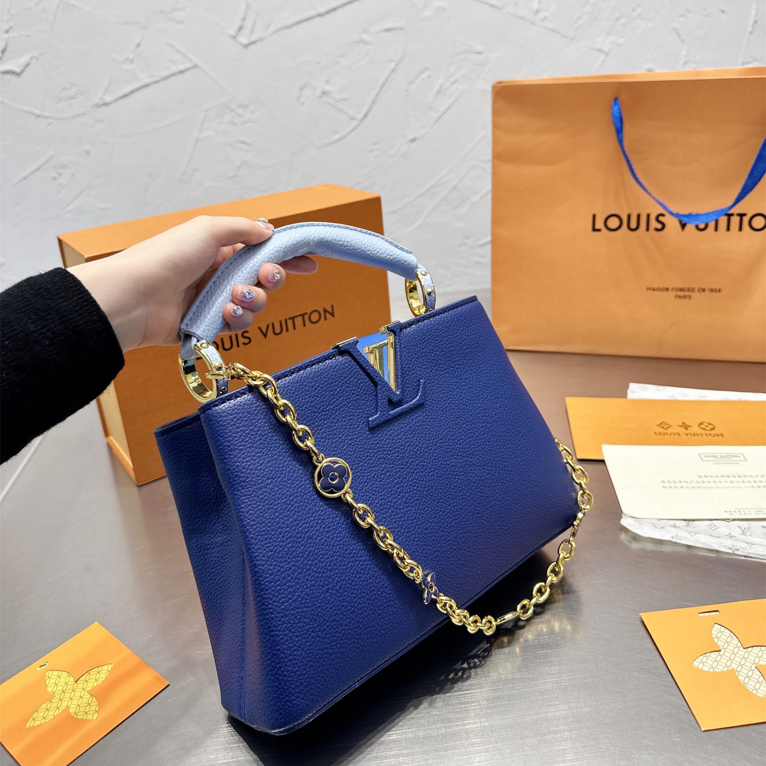 Mini Capucines bb bag Size 27*18cm