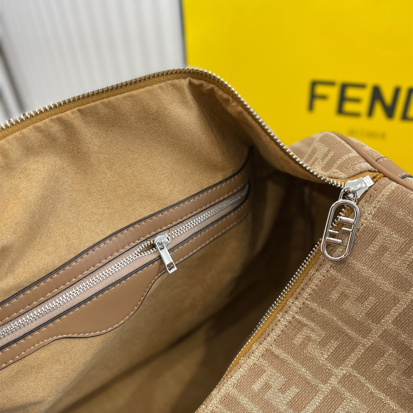 Travel bag  size:45*25cm