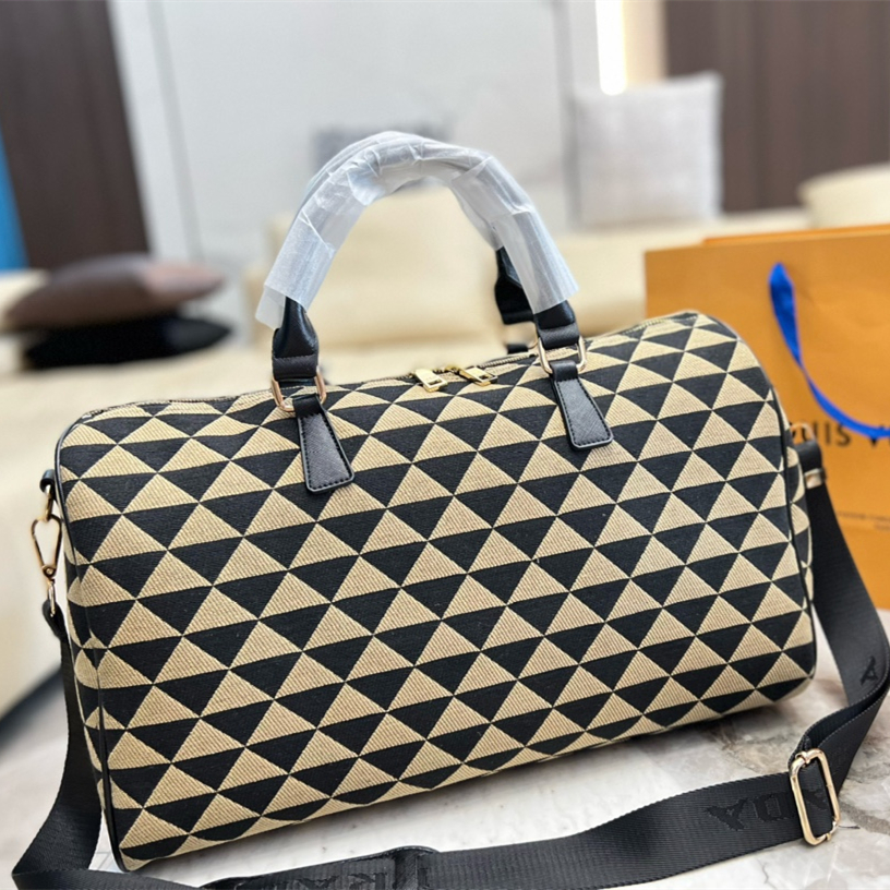 Travel bag  size:45 *26cm
