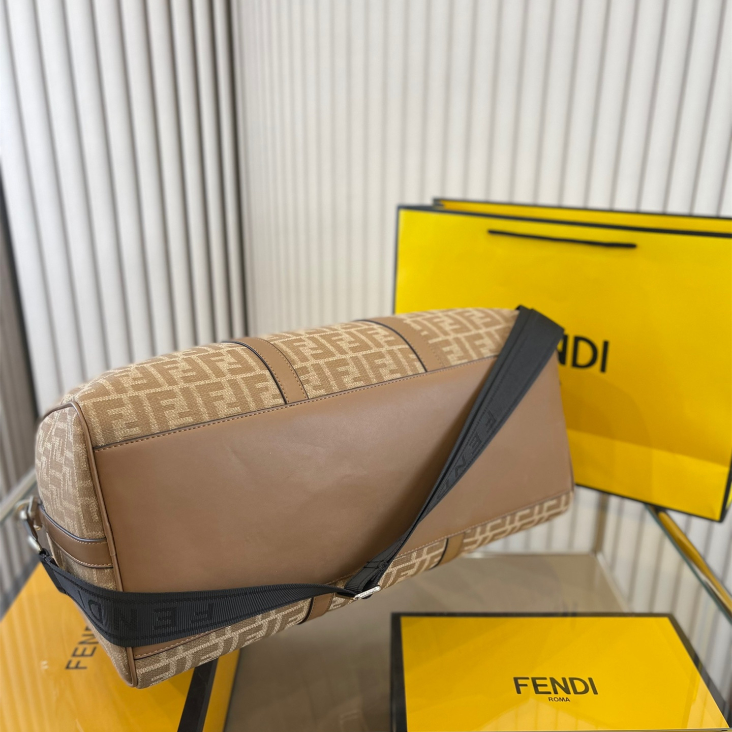 Travel bag  size:45*25cm