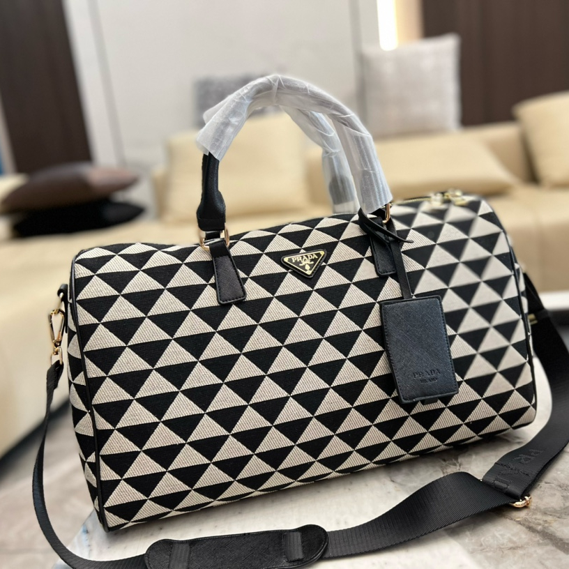 Travel bag  size:45 *26cm