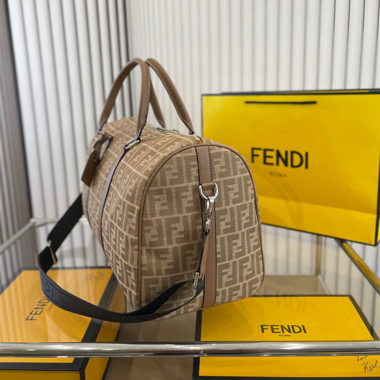 Travel bag  size:45*25cm