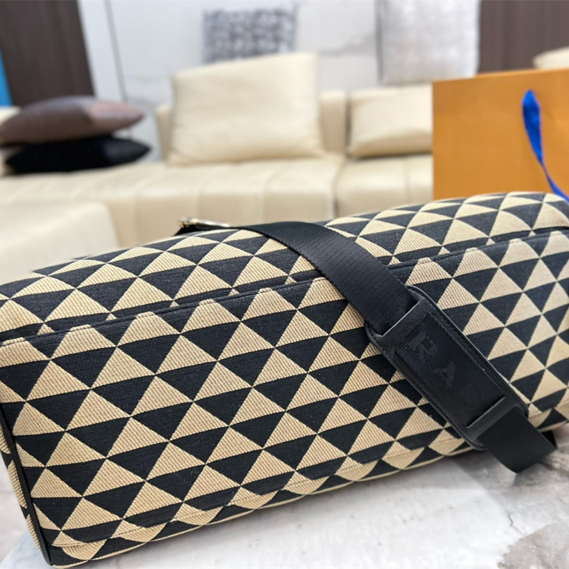 Travel bag  size:45 *26cm