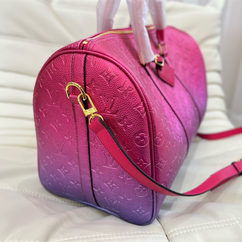 Travel bag   size:46*27cm