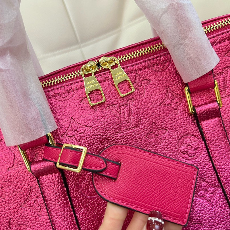 Travel bag   size:46*27cm