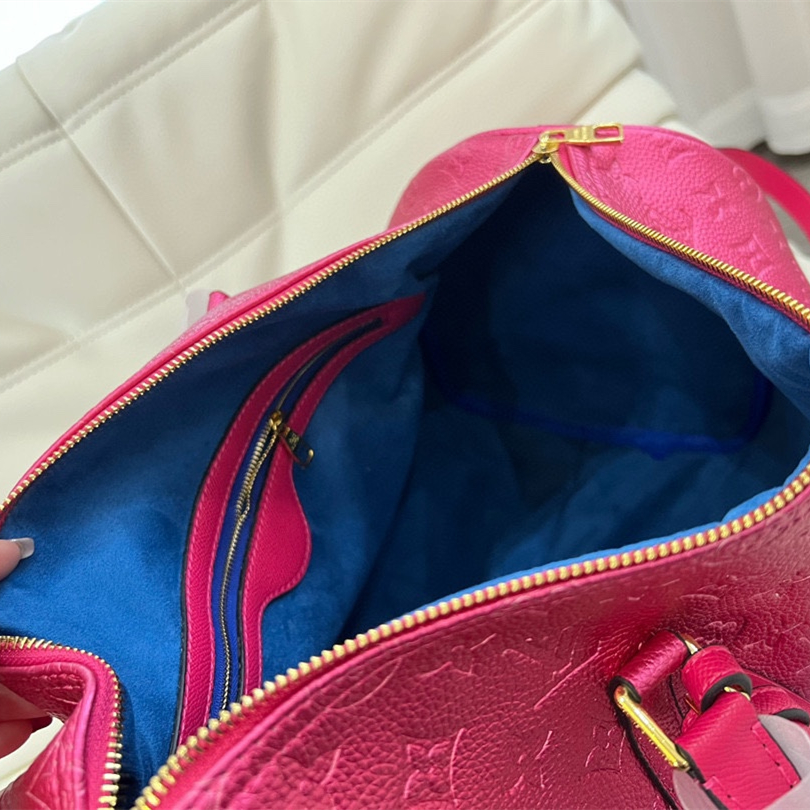 Travel bag   size:46*27cm