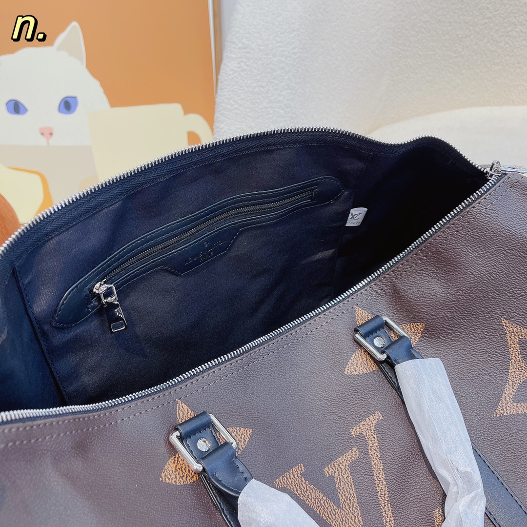 Travel bag size:50*23*28cm