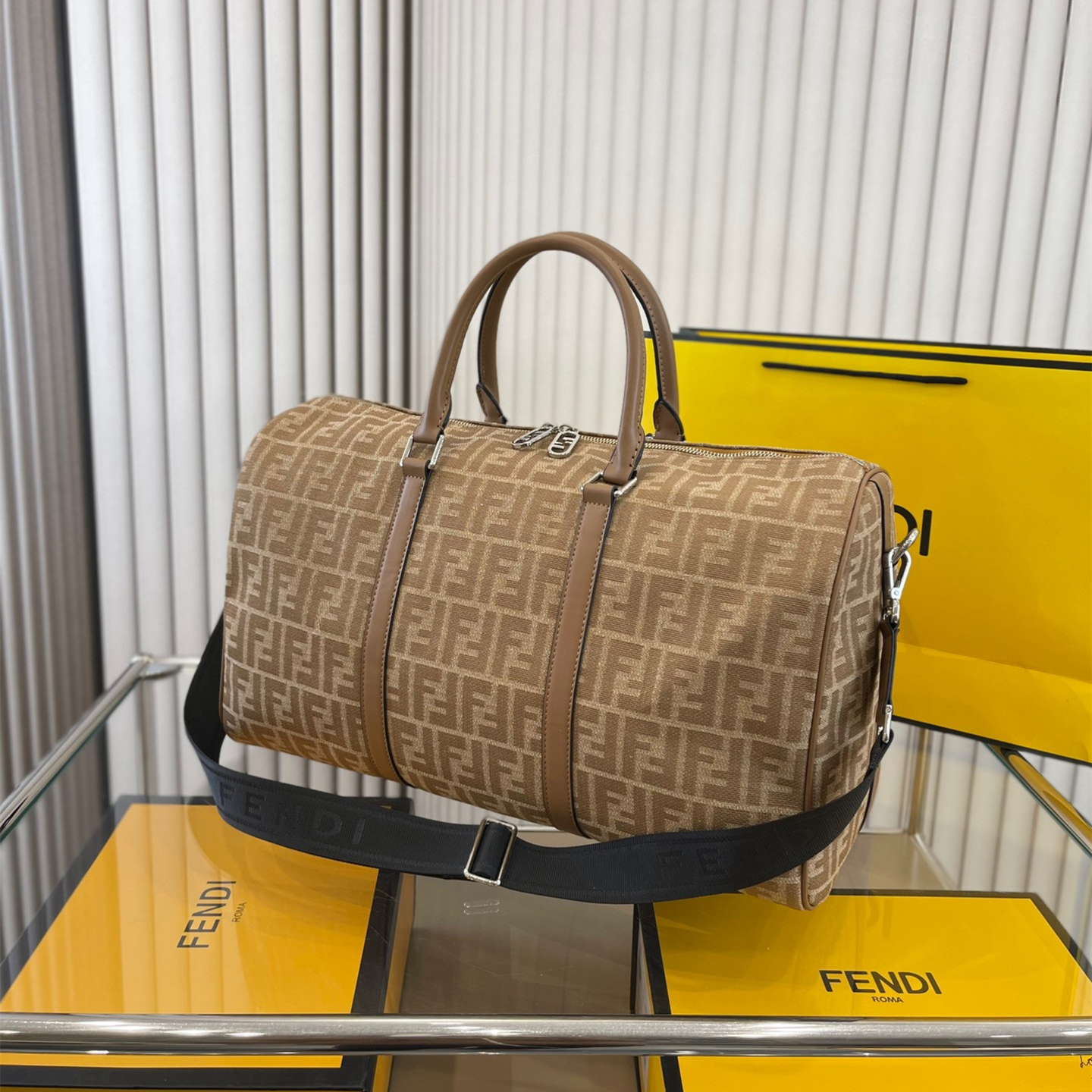 Travel bag  size:45*25cm