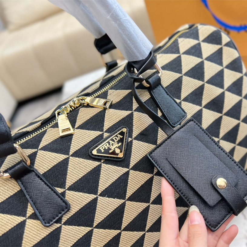 Travel bag  size:45 *26cm