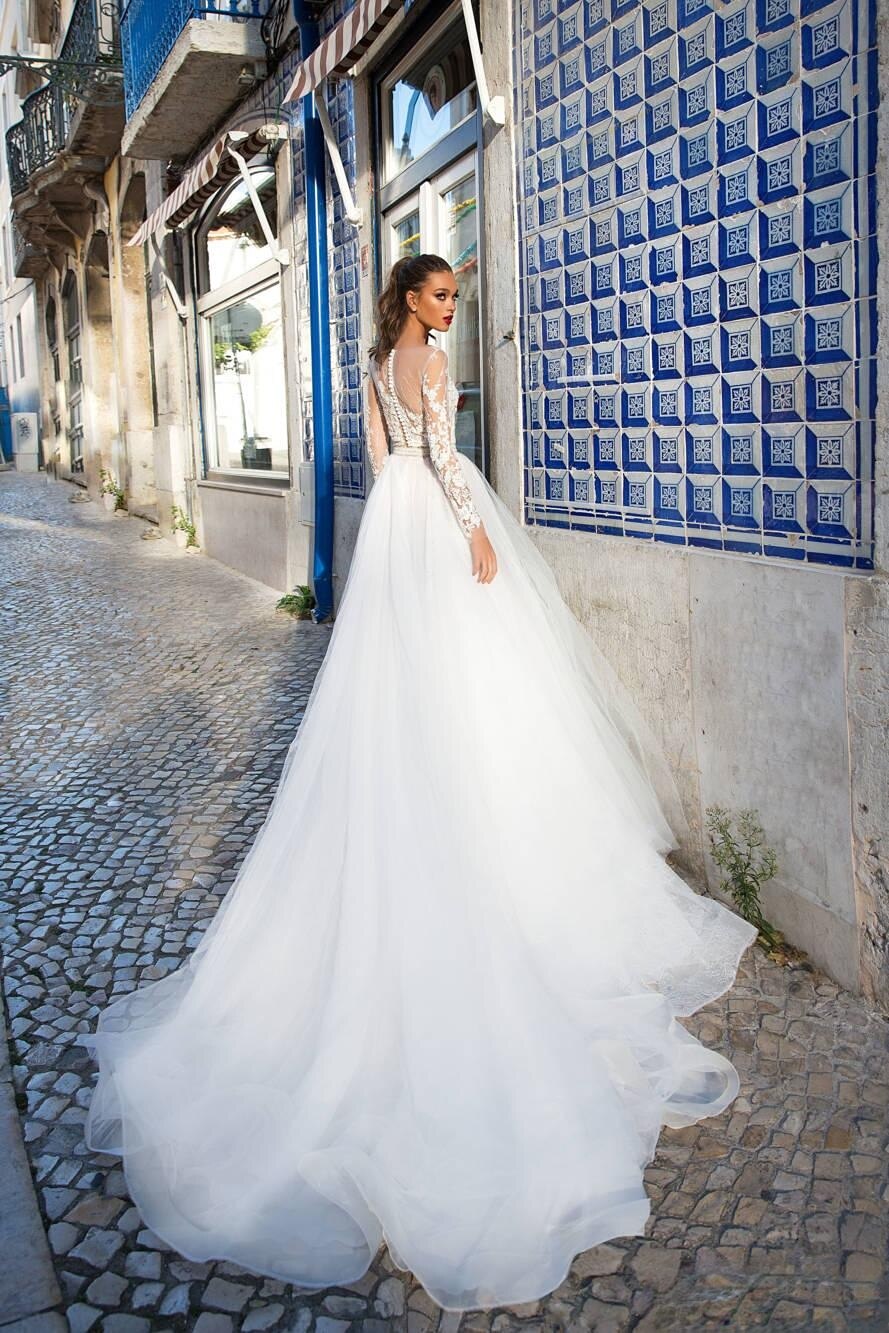 Lace Wedding Dresses A Line Long Sleeves Boho Bridal Gowns Illusion Jewel Neck Sweep Train Vintage Lace Wedding Reception