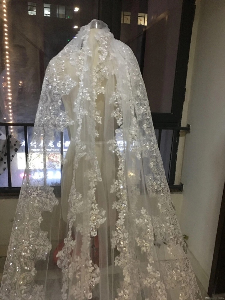 In Stock Bridal Veils Sequins Luxury Cathedral Veil Appliques Lace Edge Custom Made 3M/4M/5M Long Wedding Veils Sequins Wraps
