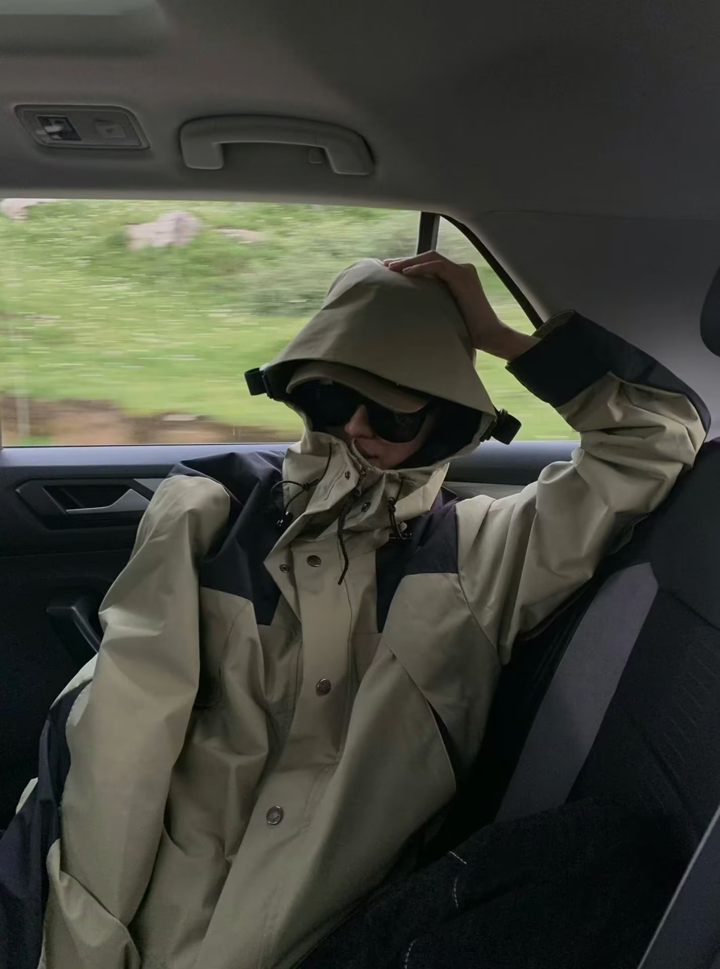 Tawaaiw Patchwork Hardshell Outerwear Hooded Coats And Jackets Women Windproof And Waterproof Travel On Foot Jacket Safari Style