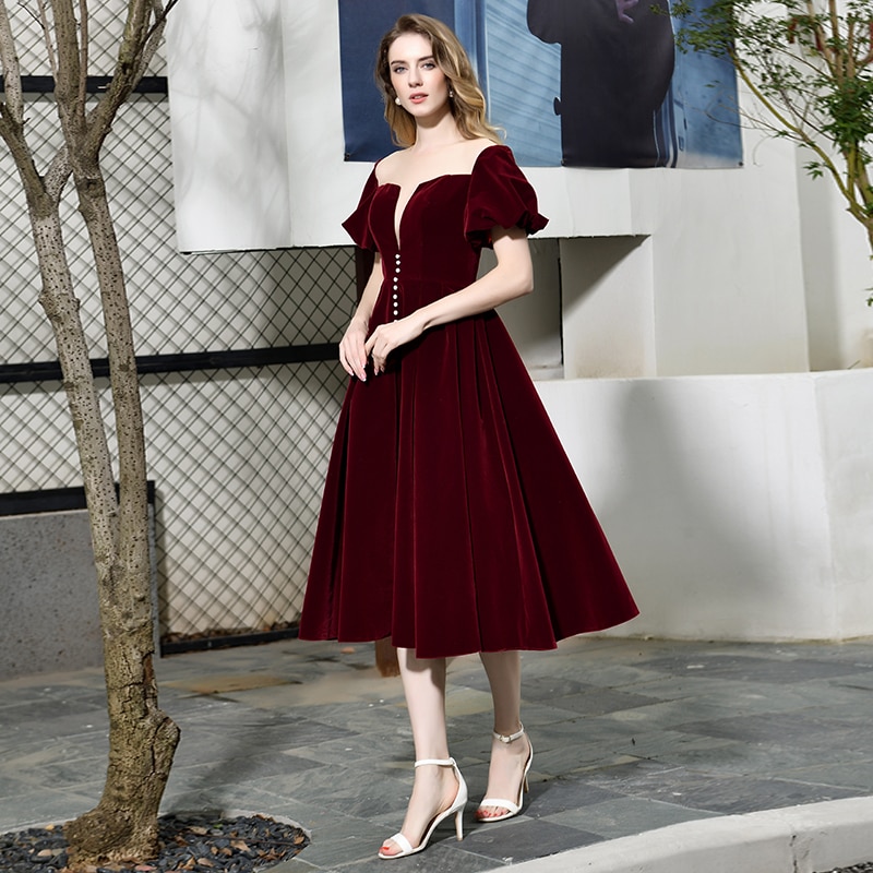 PAFFAS Plus Size Party Dresses Square Neck Burgundy Red Elegant A-line Velvet Long Party Gowns Short Sleeve Christmas Dresses