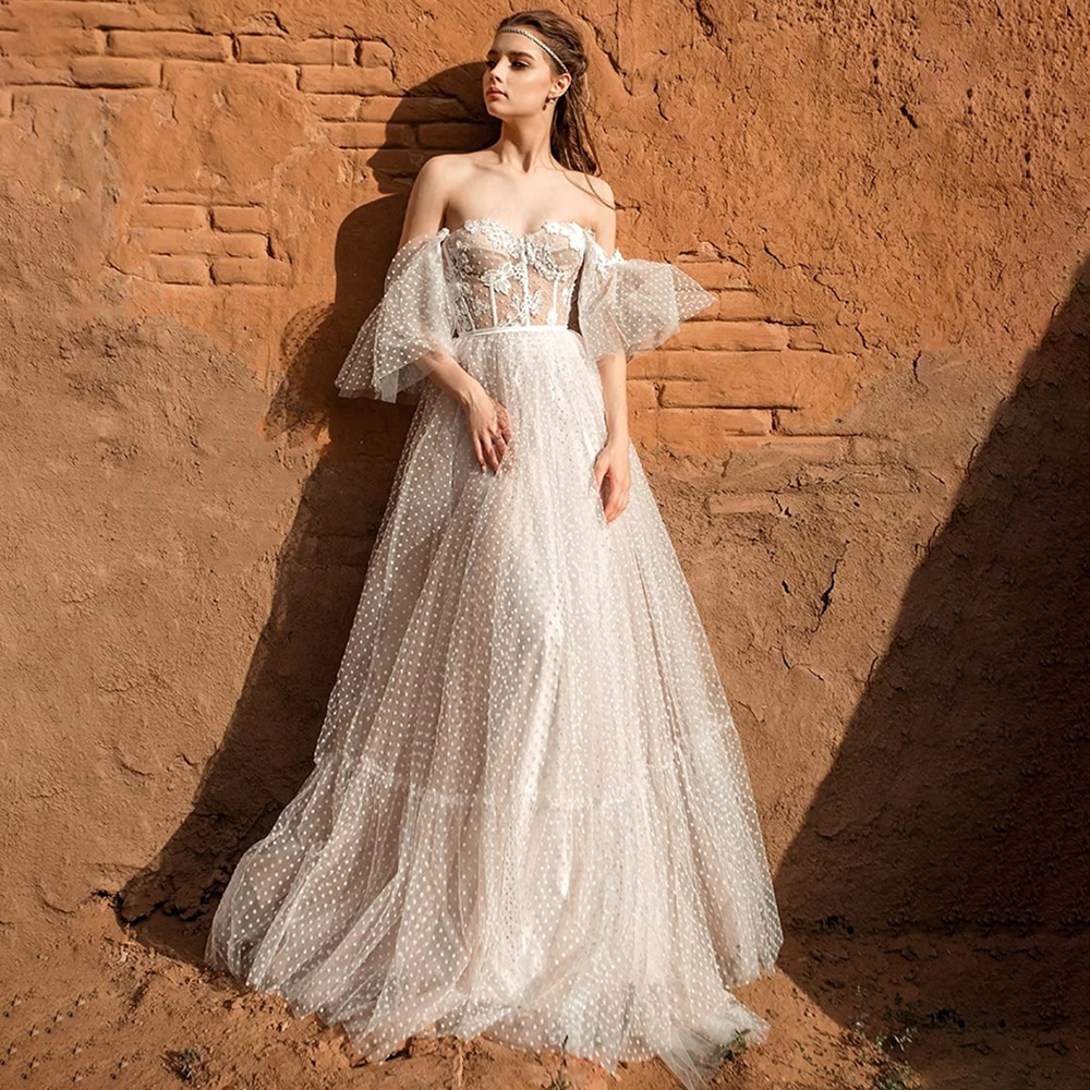 Charming Wedding Dresses Flutter Short Sleeves Off The Shoulder Lace Bridal Gowns Dotted Mesh Pleated Robe de Mariee Sweep Train