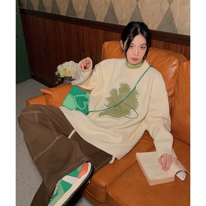 Vintage Women Apricot Sweater Round Neck Embroidery Fashion Leisure Lazy Wind Loose Winter Female Thicken Warm Knitting Pullover