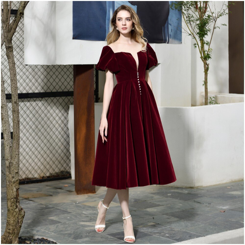 PAFFAS Plus Size Party Dresses Square Neck Burgundy Red Elegant A-line Velvet Long Party Gowns Short Sleeve Christmas Dresses