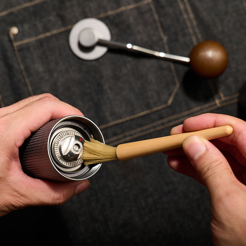 Portable Manual Coffee Grinder Conical Coffe Bean Miller Aluminum Rhombus Body Ergonomic Labor-saving Handle 25g Capacity