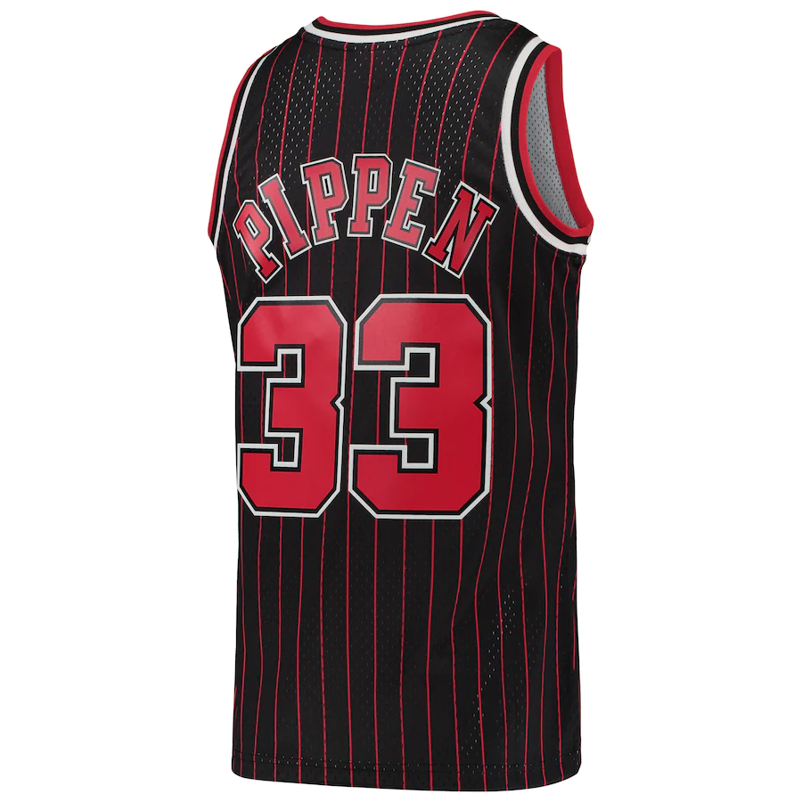 Men's Chicago Bulls Scottie Pippen Mitchell & Ness Black Hardwood Classics 1995-96 Swingman Jersey