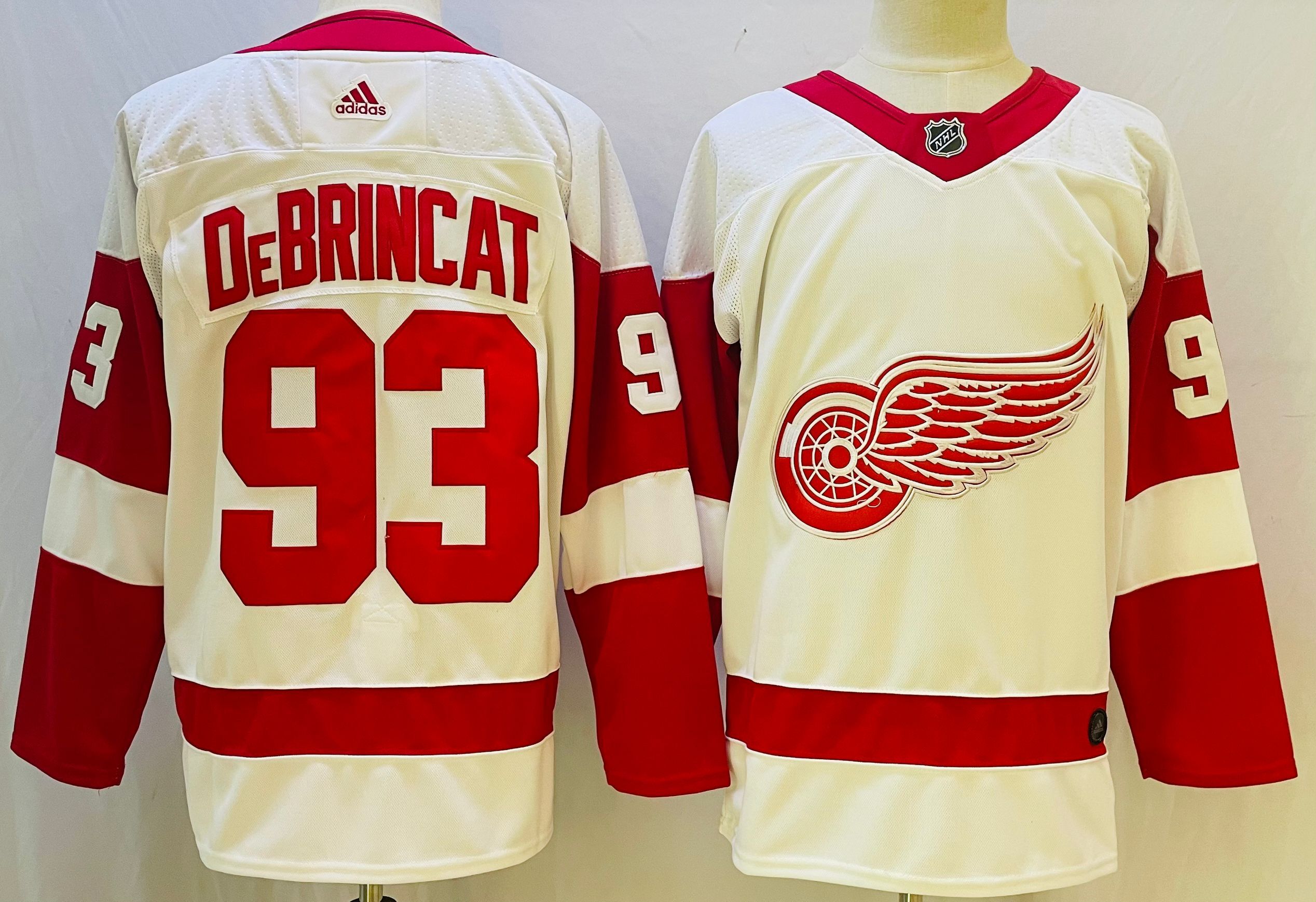 Men's Detroit Red Wings Alex DeBrincat White Authenitc Player Jersey