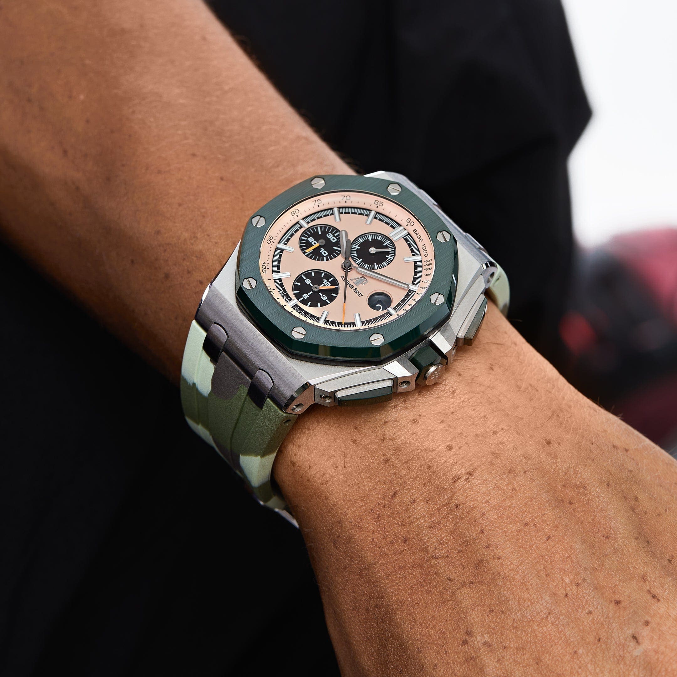 Audemars Piguet Royal Oak Offshore 26400SO.OO.A054CA.01 Selfwinding Chronograph Champagne Dial