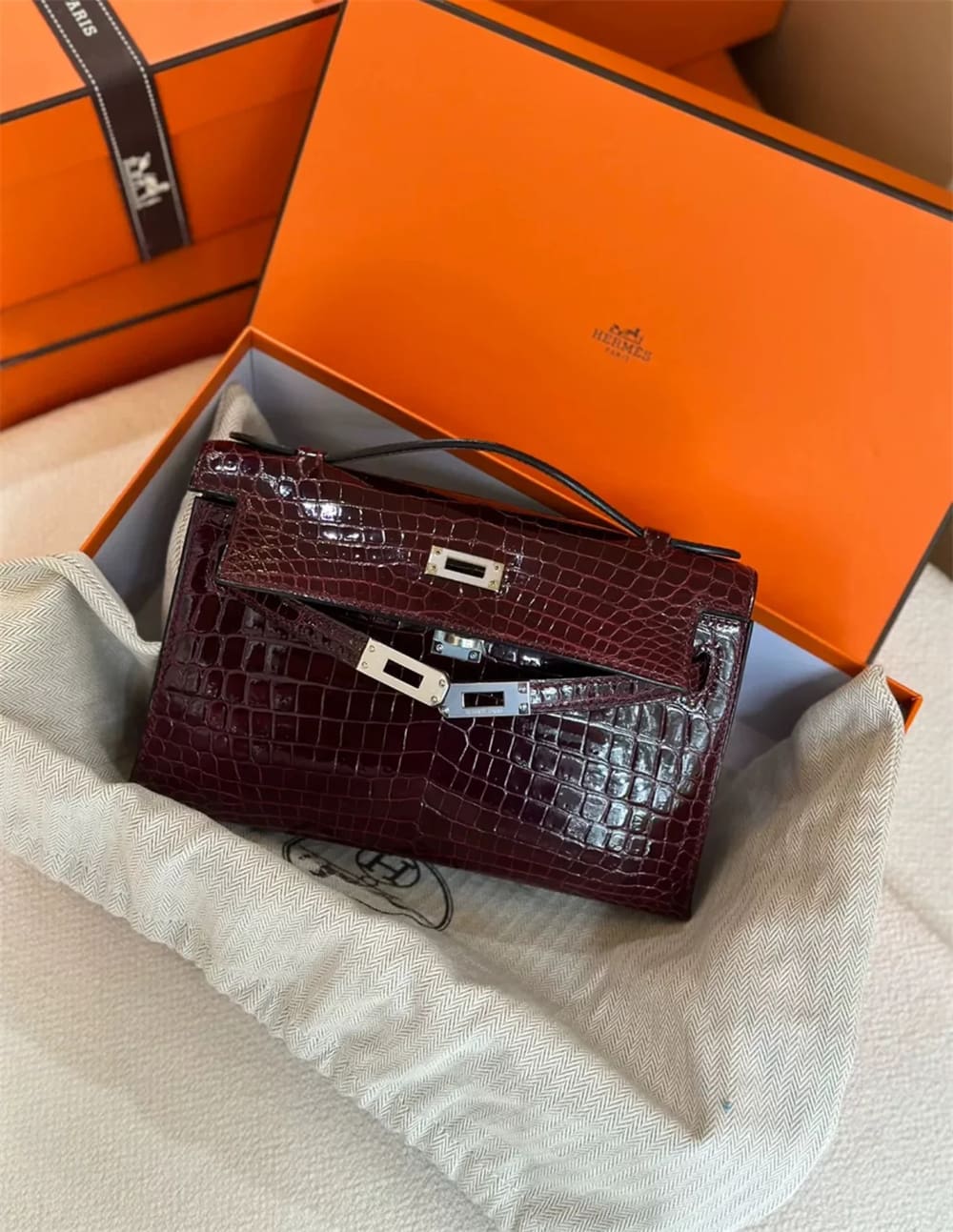 Hermès mini kelly Bordeaux Red Shiny Crocodile Leather Palladium Hardware