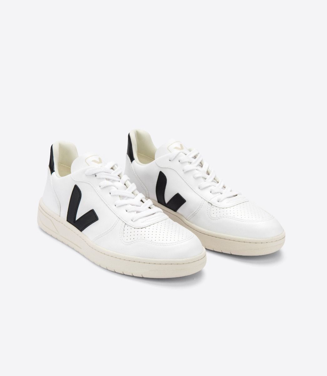 Sneaker in White Black
