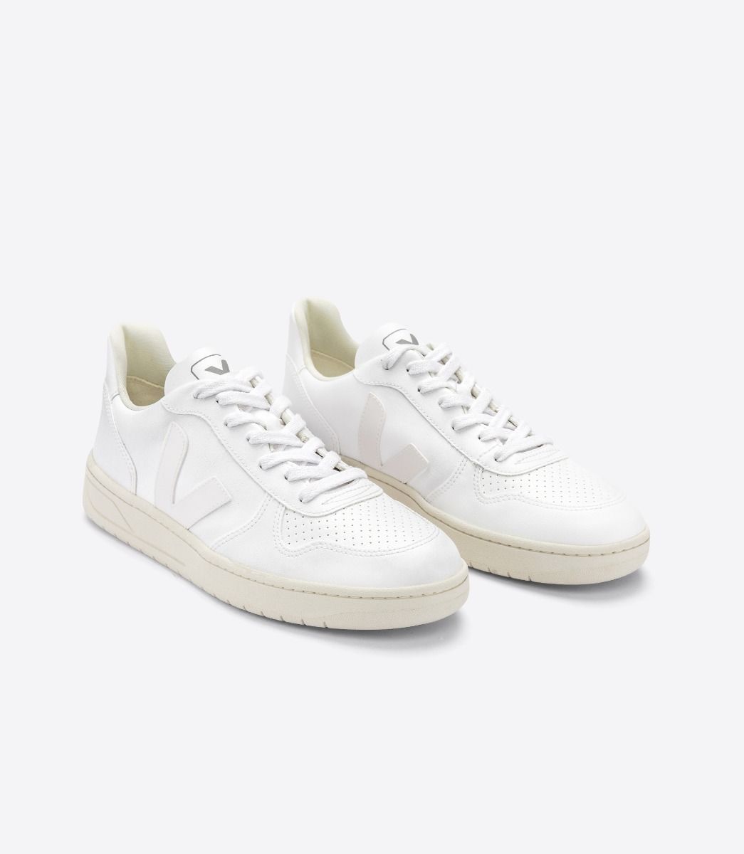 Sneaker in Full White