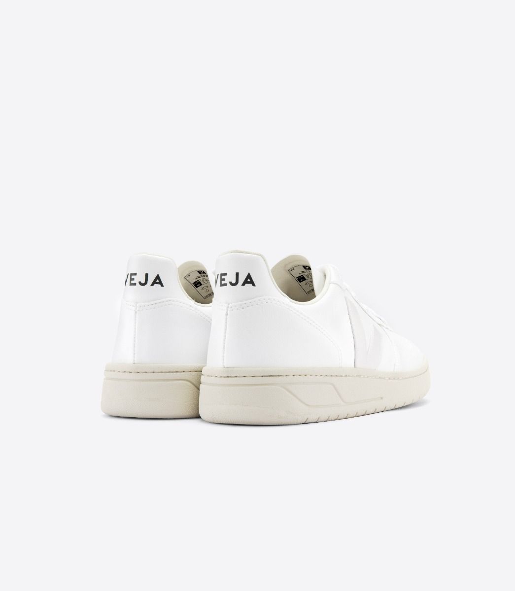 Sneaker in Full White