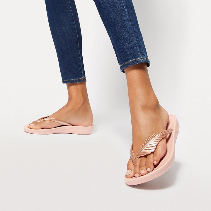 Fitflop Iqushion Feather Flip Flops