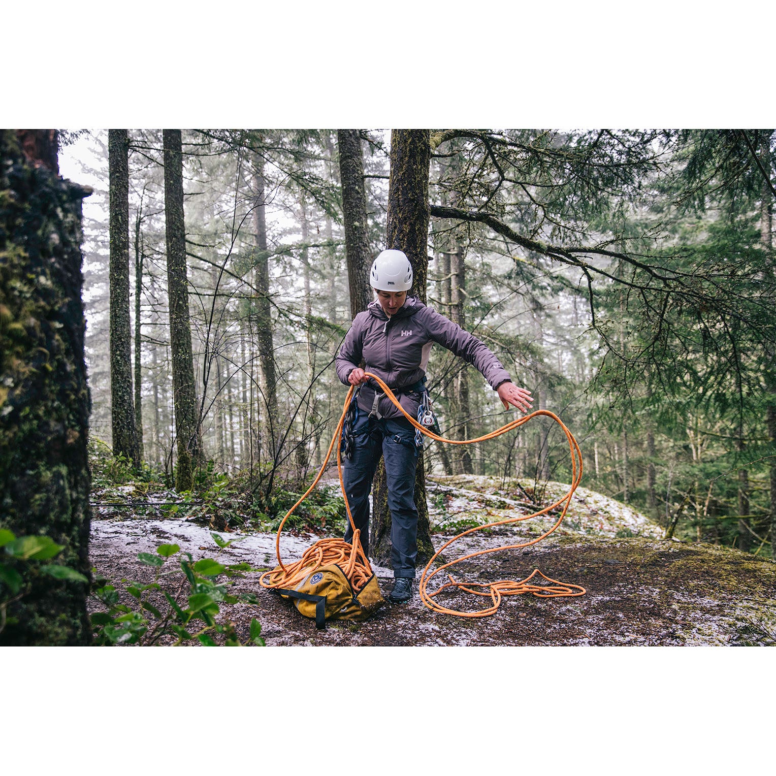 WOMEN'S ODIN STRETCH HOODED INSULATOR JACKET